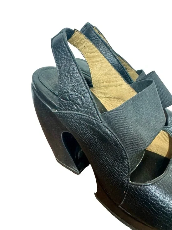 John Fluevog Spur Prepare Hi Leather Chunky Sculptural Curved Platform Sandals - Picture 9 of 15